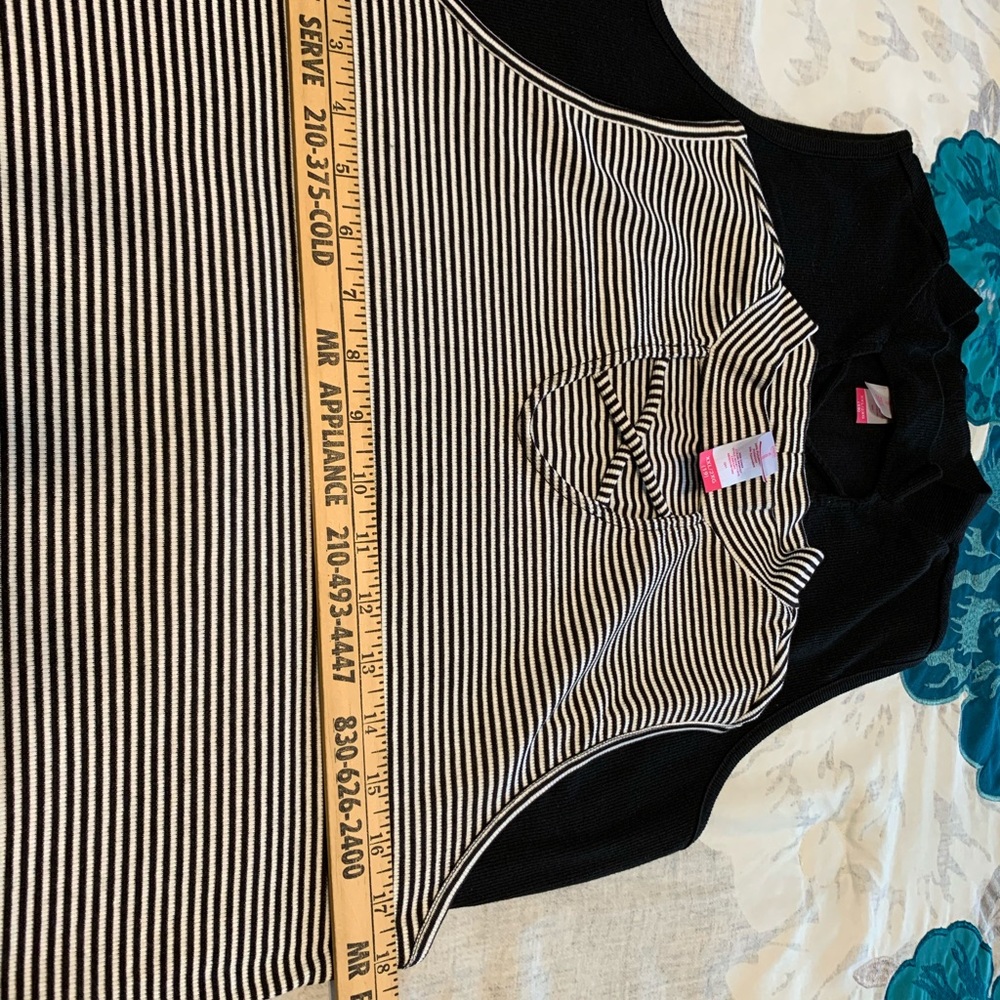Two XXL sleeveless W cutout
